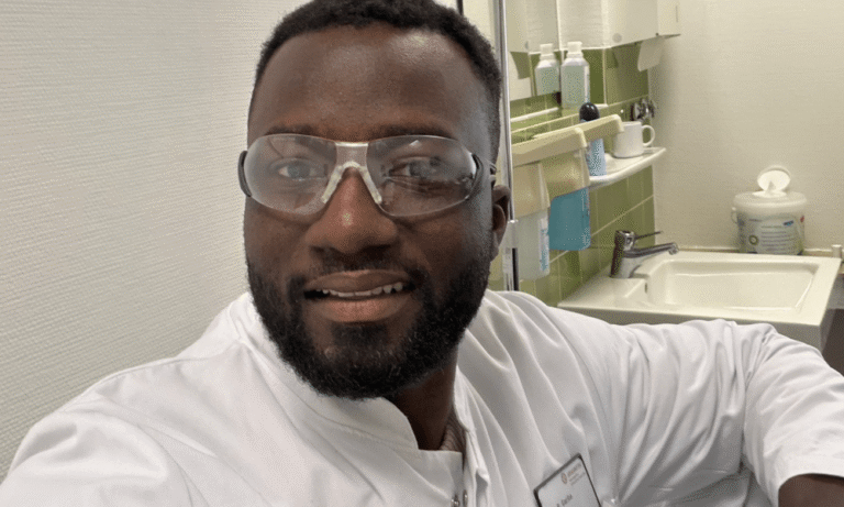Ghanaian Doctor saves life of passenger on Brussels Airlines